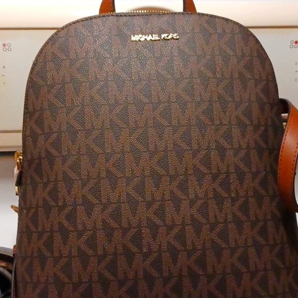 Michael Kors lg backpack - Picture 1 of 8